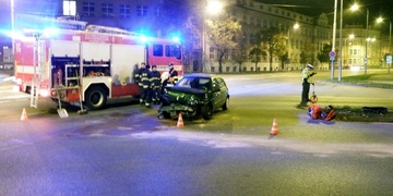 Auto v kotrmelcích na Klatovské