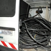 Pachatel odcizil 470 metrů kabelu
