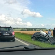 Před Úněšovem se střetlo osobní auto s nákladním