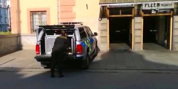 Na nádraží nalezli těžce předávkovanou ženu v bezvědomí