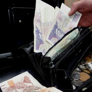 Barmanka zpronevěřila tržbu na Plaské