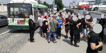 Za 90 minut přinesla razie neuvěřitelných 150 černých pasažérů