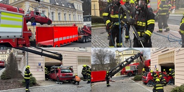 "Výjezd! V podzemních garážích hotelu hoří elektromobil!" - naštěstí se jednalo pouze o cvičení