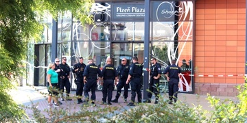Policie evakuuje Plazu a její okolí