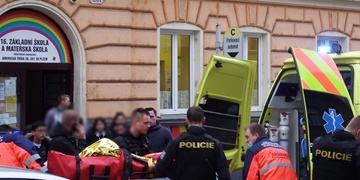 Chlapec v Plzni vypadl z okna školy