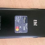 Poznáte tenhle telefon s platební kartou? 