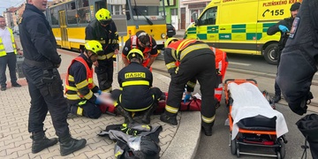 Střet auta s motocyklem na Slovanské třídě