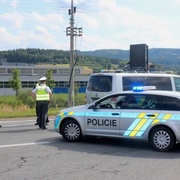 Varování policie, průtah v Karlových Varech uzavřen