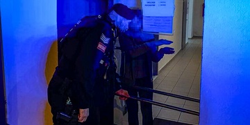 Kuriózní "záchranná" akce v Šumavské ulici