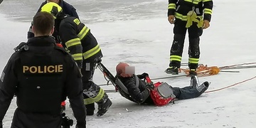 Záchrana bruslaře