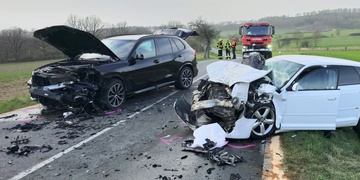 Další vážná nehoda, na místě šest zraněných a dítě předškolního věku museli resuscitovat