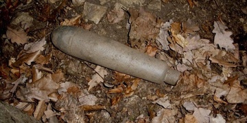 Hned dva nálezy přijeli řešit pyrotechnici