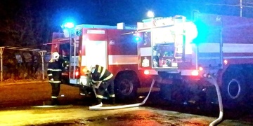 Sto milionů korun – takový je odhad škody po požáru dnes v noci