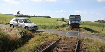 Vlak vyhrál „o nárazník“