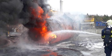 Sloup černého dýmu nad Letkovem děsí Plzeňany
