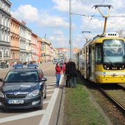 Řidič nedal při odbočování přednost tramvaji