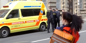 Vyhodil ženu z bytu