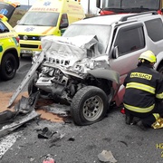 Osobní vůz se na dálnici D5 střetl s kamionem