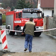 Ve Štenovicích na stavbě silnice došlo k úniku zemního plynu