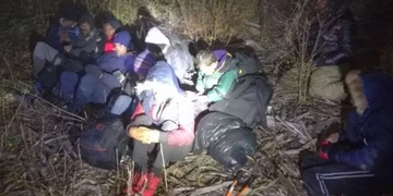 Chytat lumpy do polí musela jet i pořádková jednotka