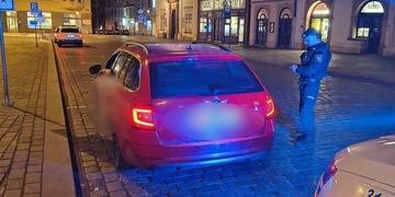 Muž v klidu taxikařil s platným zákazem řízení