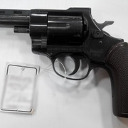 Opilec na náměstí vytáhl revolver a zahájil palbu