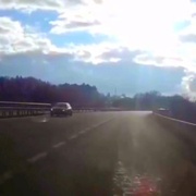 Těžce opilý Polák se dnes po dálnici D5 řítil v protisměru