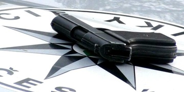 Žena začala z okna střílet plynovkou po procházejících lidech