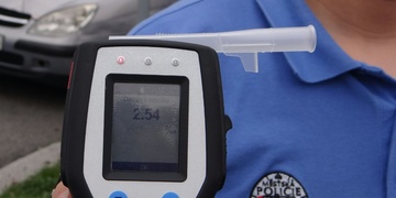 Řídil s více než dvěma promile