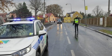 Vezl malé dítě bez autosedačky a testy na alkohol i drogy odmítl