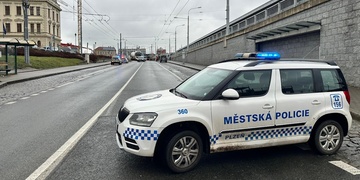 Chtěl pomoct přítelkyni a tak oznámil uložení bomby u soudu