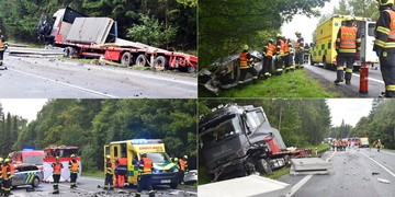 Čelní střet kamionu s osobním autem, řidič na místě zemřel