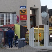 Loupež na poště, ozbrojený pachatel unikl