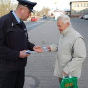 Krádeže a loupeže na seniorech neustávají - policisté připravili "Seniorské desatero"