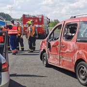 Řidič usnul a s vozem se na dálnici převrátil