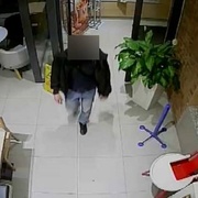 Recidivista okradl prodavačku v Olympii o 23000