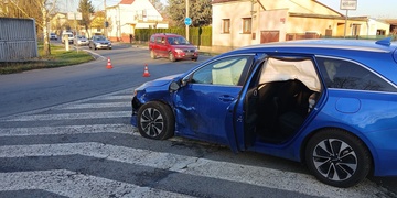 Mladá řidička se plně nevěnovala řízení a způsobila tak dopravní nehodu