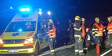 Noční nehoda zaměstnala všechny záchranné složky