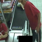 Platili kradenými kartami - poznáte je?