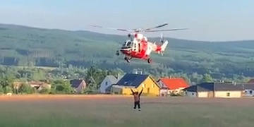 Muž chtěl spáchat sebevraždu skokem z vysílače