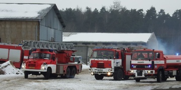 Požár seníku v Líních