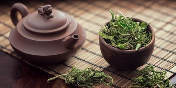 Dcera omylem zapila antibiotika otcovo odvarem z marihuany