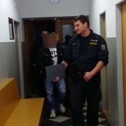 Cizinec napadl muže i ženu