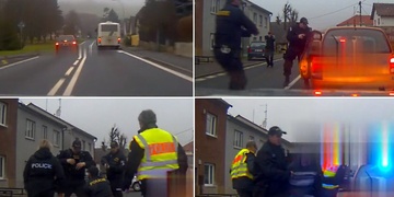 Zfetovaný Němec ujížděl až do Čech, zastavil ho zátaras a namířené pistole