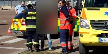 Ženu a holčičku srazili na přechodech pro chodce