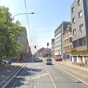 Cyklista srazil chodkyni a ujel