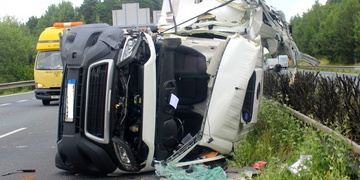 Vážná dopravní nehoda částečně uzavřela dálnici D5