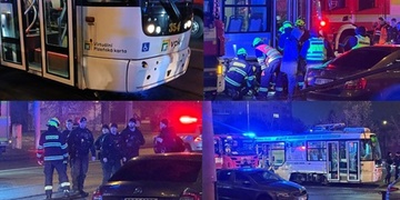 Policie hledá svědky střetu tramvaje se ženou, která na následky utrpěných zranění zemřela