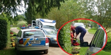 Záhadná smrt bosého muže v pár centimetrech vody