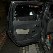 Policisté zadrželi pachatele přímo při činu a jeho pomocníka jen chvíli poté